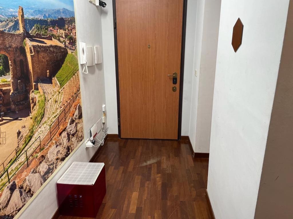Locami Holiday&Rooms Suite Jolanda Катания Экстерьер фото